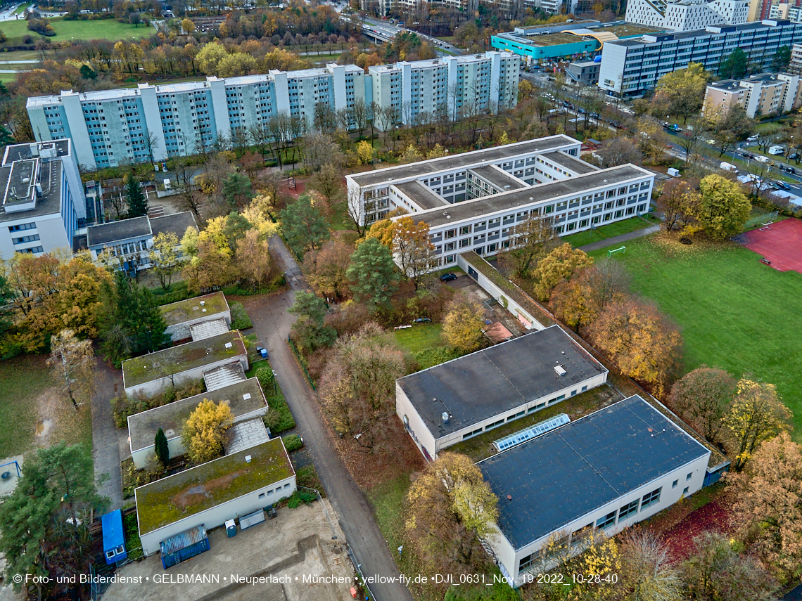 19.11.2022 - Luftbilder von der Baustelle an der Quiddestraße 'Haus für Kinder' in Neuperlach